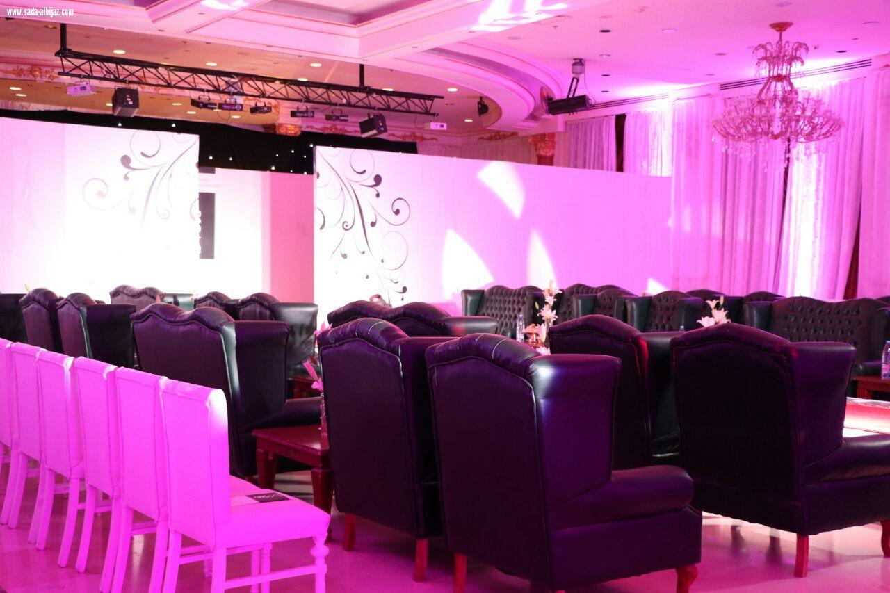 المصممة نادية الحافظي صاحبة أول عرض ازياء نسائي بالمدينه المنوره .. 